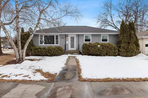 1698 Juniper Dr, Green Bay, WI 54302
