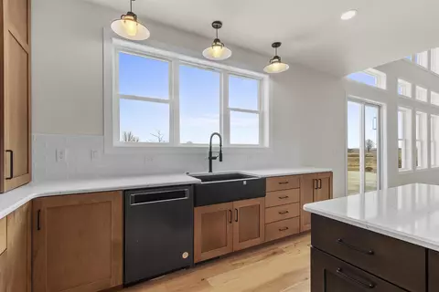 Kitchen - 251 Kerrigan Dr, Wrightstown, WI 54180 photo 7 of 9