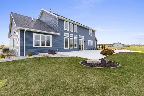 Exterior - 251 Kerrigan Dr, Wrightstown, WI 54180 photo 4 of 10