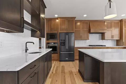 Kitchen - 251 Kerrigan Dr, Wrightstown, WI 54180 photo 4 of 9