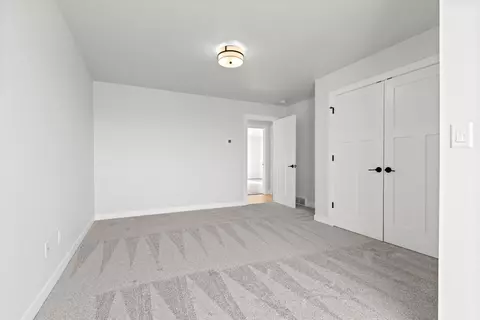 Bedroom - 251 Kerrigan Dr, Wrightstown, WI 54180 photo 6 of 8