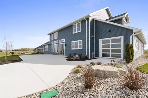 Exterior - 251 Kerrigan Dr, Wrightstown, WI 54180 photo 7 of 10