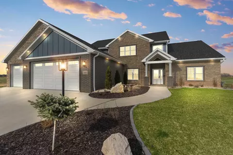 Exterior - 251 Kerrigan Dr, Wrightstown, WI 54180 photo 10 of 10
