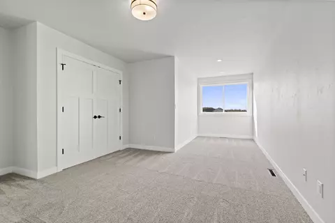 Bedroom - 251 Kerrigan Dr, Wrightstown, WI 54180 photo 5 of 8