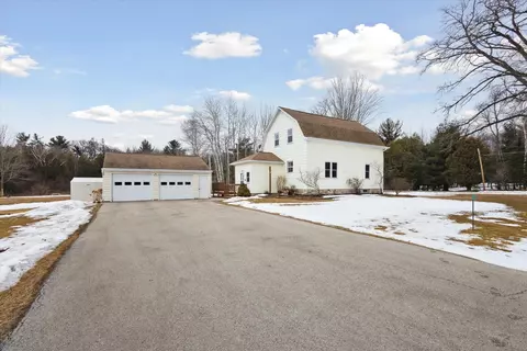 2741 Wood Ln, Green Bay, WI 54313