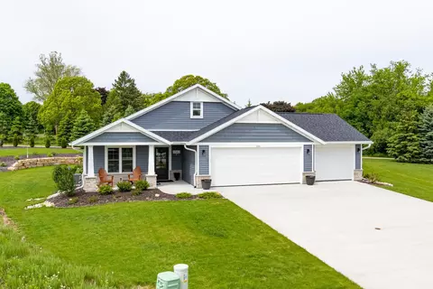 3562 Caden Ct, Oshkosh, WI 54904