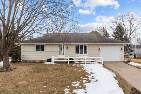 311 Fairbrook Dr, Neenah, WI 54956