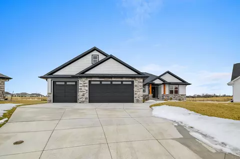 2611 Willow Ct, Green Bay, WI 54311