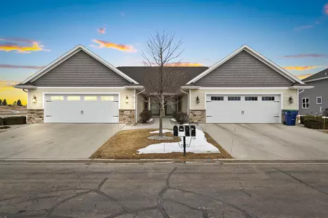 1195 Spring Lake Dr, De Pere, WI 54115
