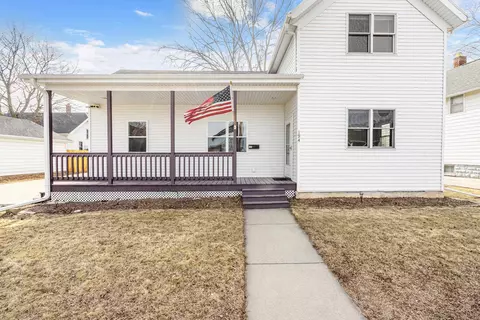 194 6th St, Fond Du Lac, WI 54935