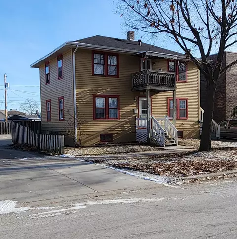 112 N Jackson St, Green Bay, WI 54301