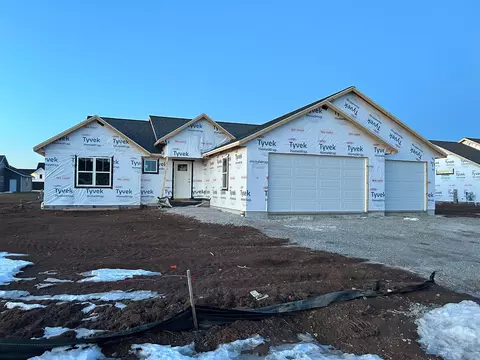 W5864 Roundstone Place, Menasha, WI 54952