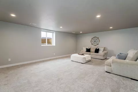 Living - 5660 N Denali Ln, Appleton, WI 54913 photo 2 of 4