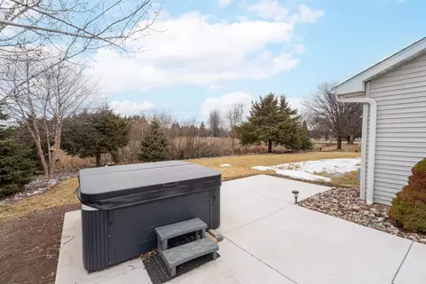 n9677 Golden Way, Appleton, WI 54915 photo 25