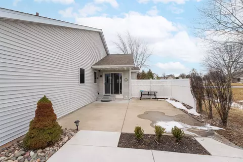 n9677 Golden Way, Appleton, WI 54915 photo 5