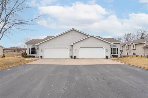 n9677 Golden Way, Appleton, WI 54915