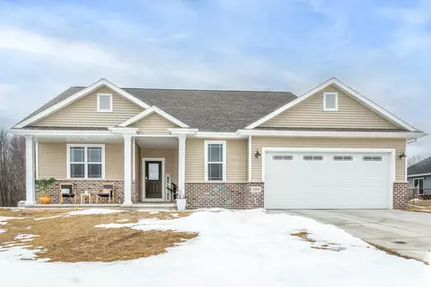 1008 Grassy Meadow Ln, Menasha, WI 54952