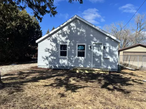 238 W Smith Ave, Oshkosh, WI 54901