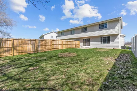 1893 N Margaret St, Appleton, WI 54913 photo 2