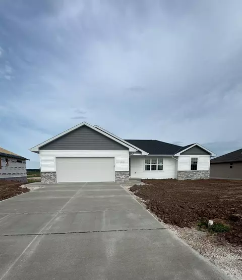 1633 Frontier Rd, Luxemburg, WI 54217