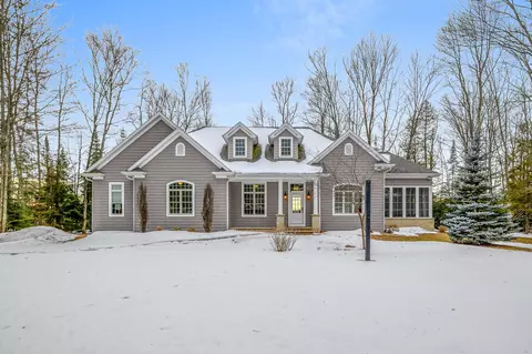 2403 Maple Rd, Wabeno, WI 54566