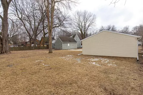 1706 S Memorial Dr, Appleton, WI 54915 photo 5