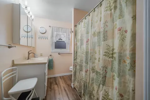 Bath - 3616 W Heritage Ave, Appleton, WI 54914 photo 2 of 3