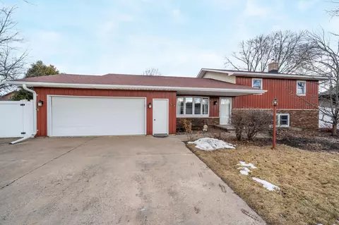 Exterior - 3616 W Heritage Ave, Appleton, WI 54914 photo 11 of 13