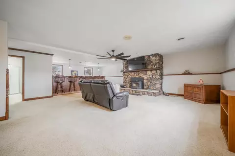 Living - 3616 W Heritage Ave, Appleton, WI 54914 photo 4 of 6