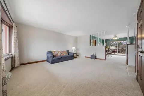 Living - 3616 W Heritage Ave, Appleton, WI 54914 photo 3 of 6