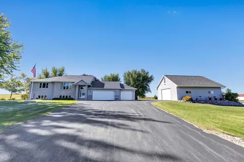 n8401 Town Hall Road, Black Creek, WI 54106