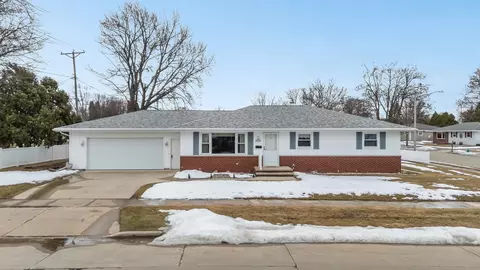 2601 E Henry St, Appleton, WI 54915