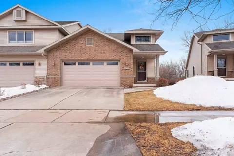 1240 Prairie Falcon Trl, Green Bay, WI 54313