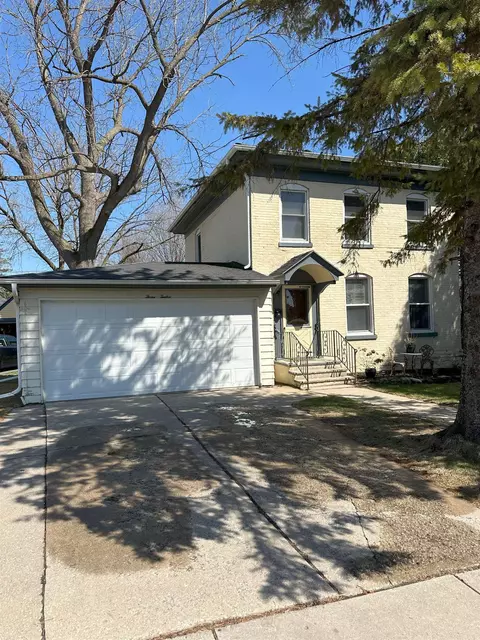 312 N Michigan St, De Pere, WI 54115