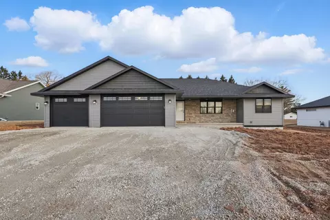 808 Moonbeam Ln, Francis Creek, WI 54214