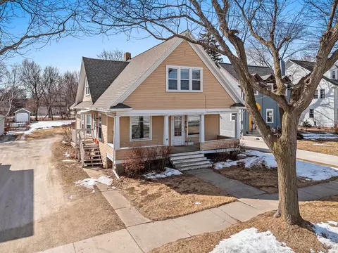 1124 Eliza St, Green Bay, WI 54301