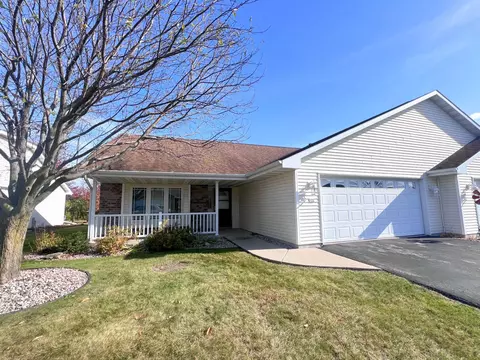 332 Wyldewood Dr, Oshkosh, WI 54904
