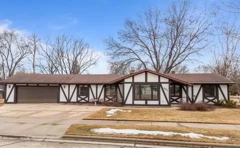 621 Sue St, Little Chute, WI 54140