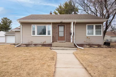 1720 Hollister Ave, Oshkosh, WI 54901
