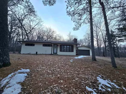 629 S Oakwood St, Hancock, WI 54943