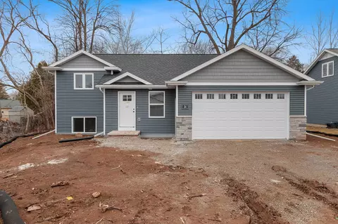 34 Gibson Ct, Oshkosh, WI 54902