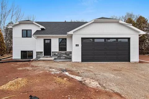 42 Gibson Ct, Oshkosh, WI 54902