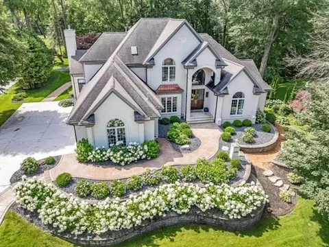 139 Garden Gate Ct, Green Bay, WI 54313