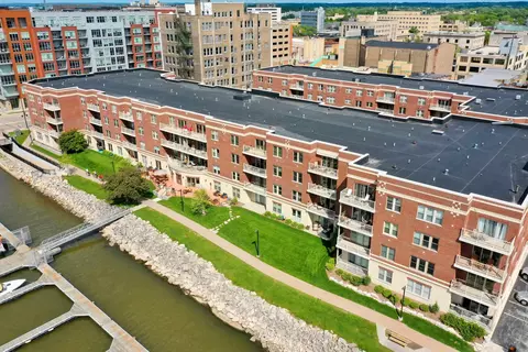 118 S Washington St #311B, Green Bay, WI 54301