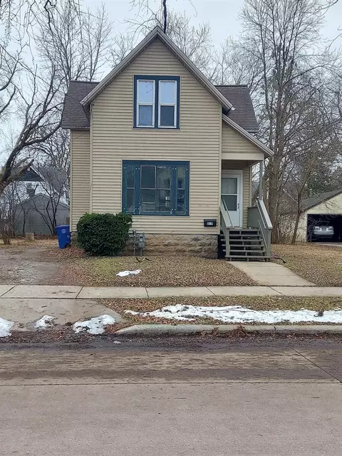 819 Vine Ave, Oshkosh, WI 54901