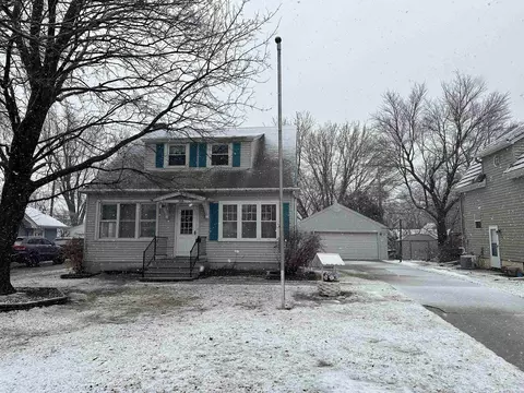 914 Grignon St, Kaukauna, WI 54130