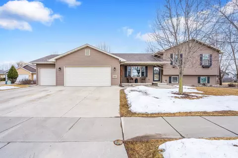 1833 Justin Dr, Omro, WI 54963
