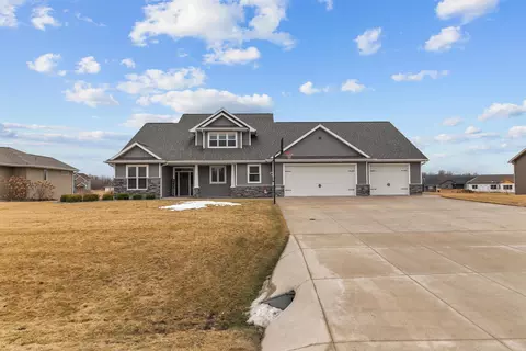 n972 Quarry Rim Road, Hortonville, WI 54944