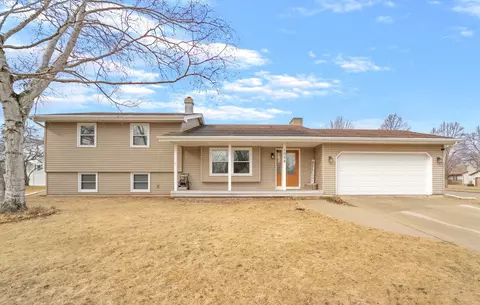 1088 Buttermilk Creek Dr, Fond Du Lac, WI 54935