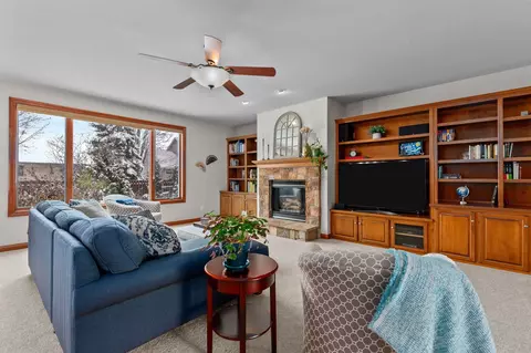 217 E Benton Dr, Appleton, WI 54913 photo 4